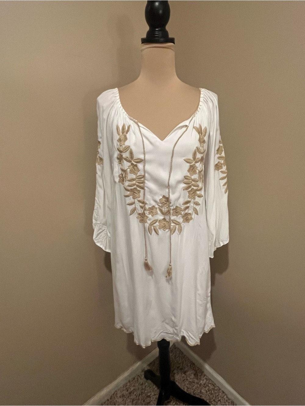 CC Chic Connection White Boho VNeck Mini with Tan Embroidery, lined, size Small
